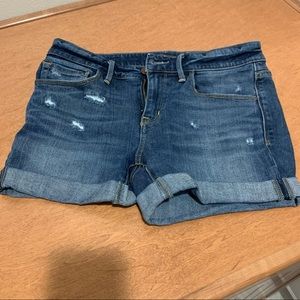 Treasure & Bond Distressed Cuffed Jean Shorts. 26.